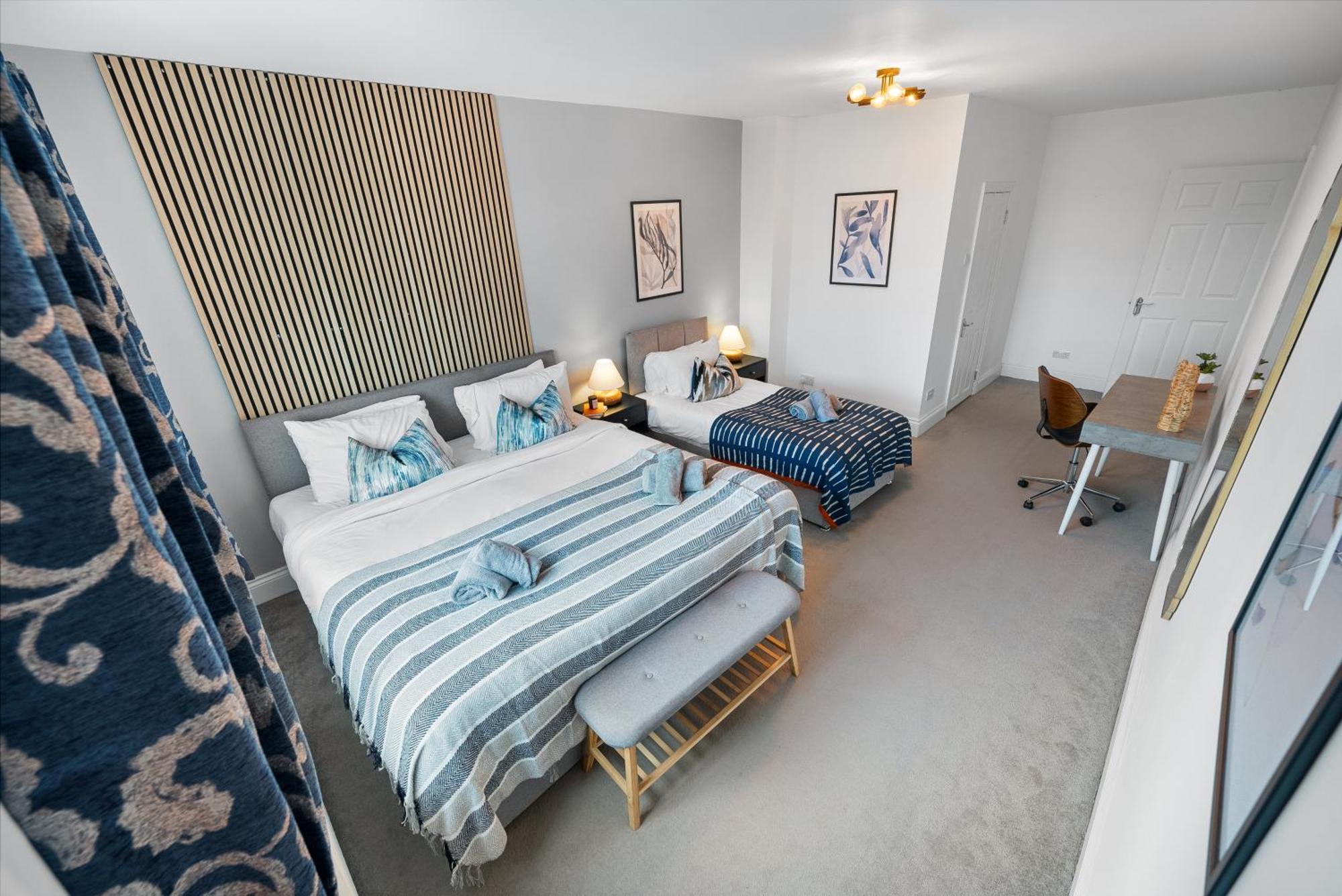 Long Term And Summer Special Offer! 5-Bedroom Spacious, Stunning Design, Sociable Areas & Cosy House Near South Downs Park, Sleeps 11 With Games Room, Private Parking And Garden- By Blue Puffin Stays Waterlooville Luaran gambar