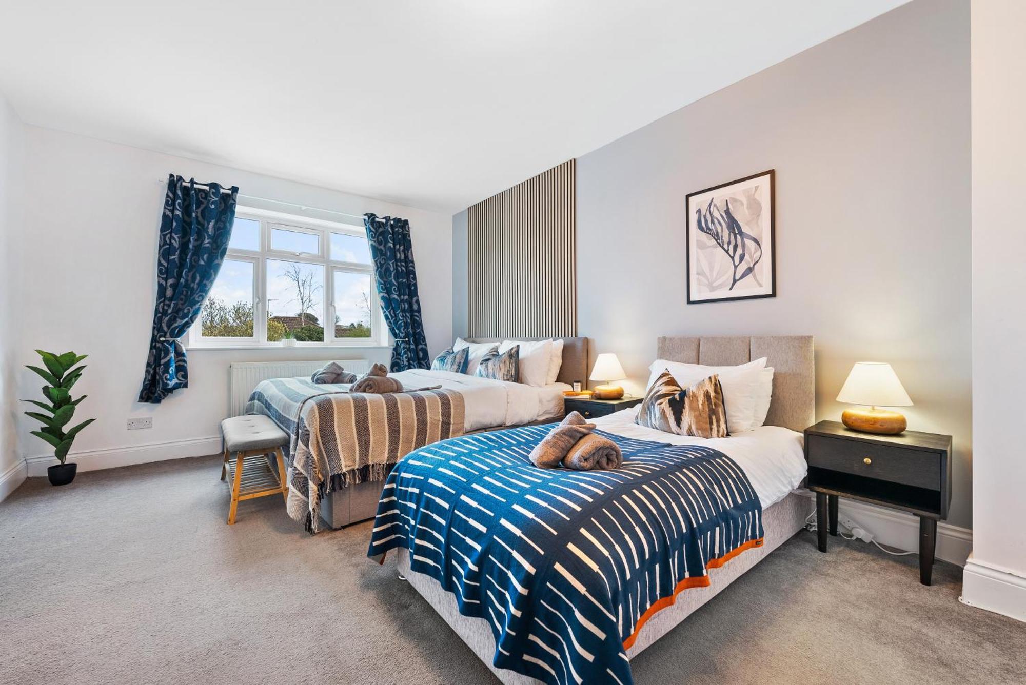 Long Term And Summer Special Offer! 5-Bedroom Spacious, Stunning Design, Sociable Areas & Cosy House Near South Downs Park, Sleeps 11 With Games Room, Private Parking And Garden- By Blue Puffin Stays Waterlooville Luaran gambar