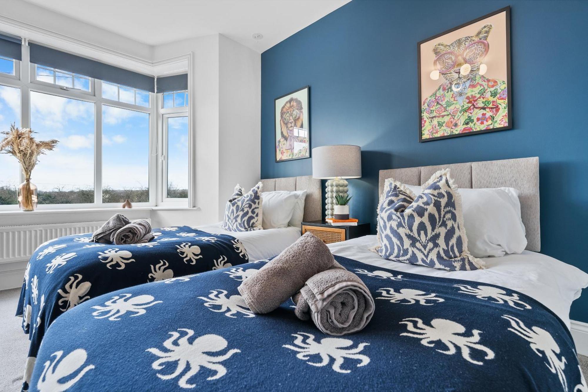 Long Term And Summer Special Offer! 5-Bedroom Spacious, Stunning Design, Sociable Areas & Cosy House Near South Downs Park, Sleeps 11 With Games Room, Private Parking And Garden- By Blue Puffin Stays Waterlooville Luaran gambar