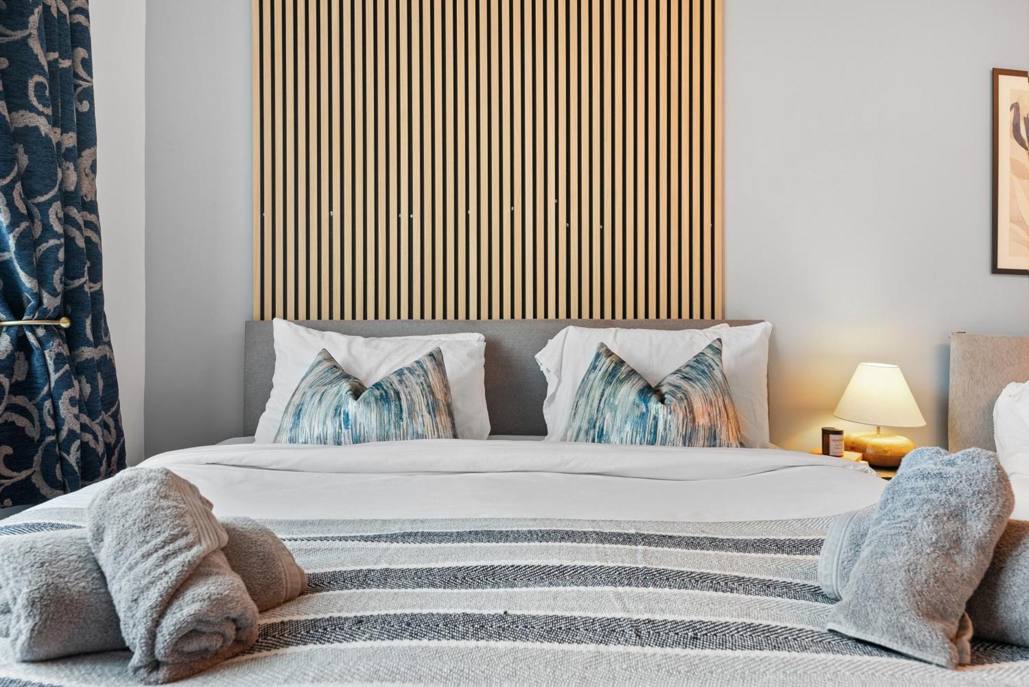 Long Term And Summer Special Offer! 5-Bedroom Spacious, Stunning Design, Sociable Areas & Cosy House Near South Downs Park, Sleeps 11 With Games Room, Private Parking And Garden- By Blue Puffin Stays Waterlooville Luaran gambar