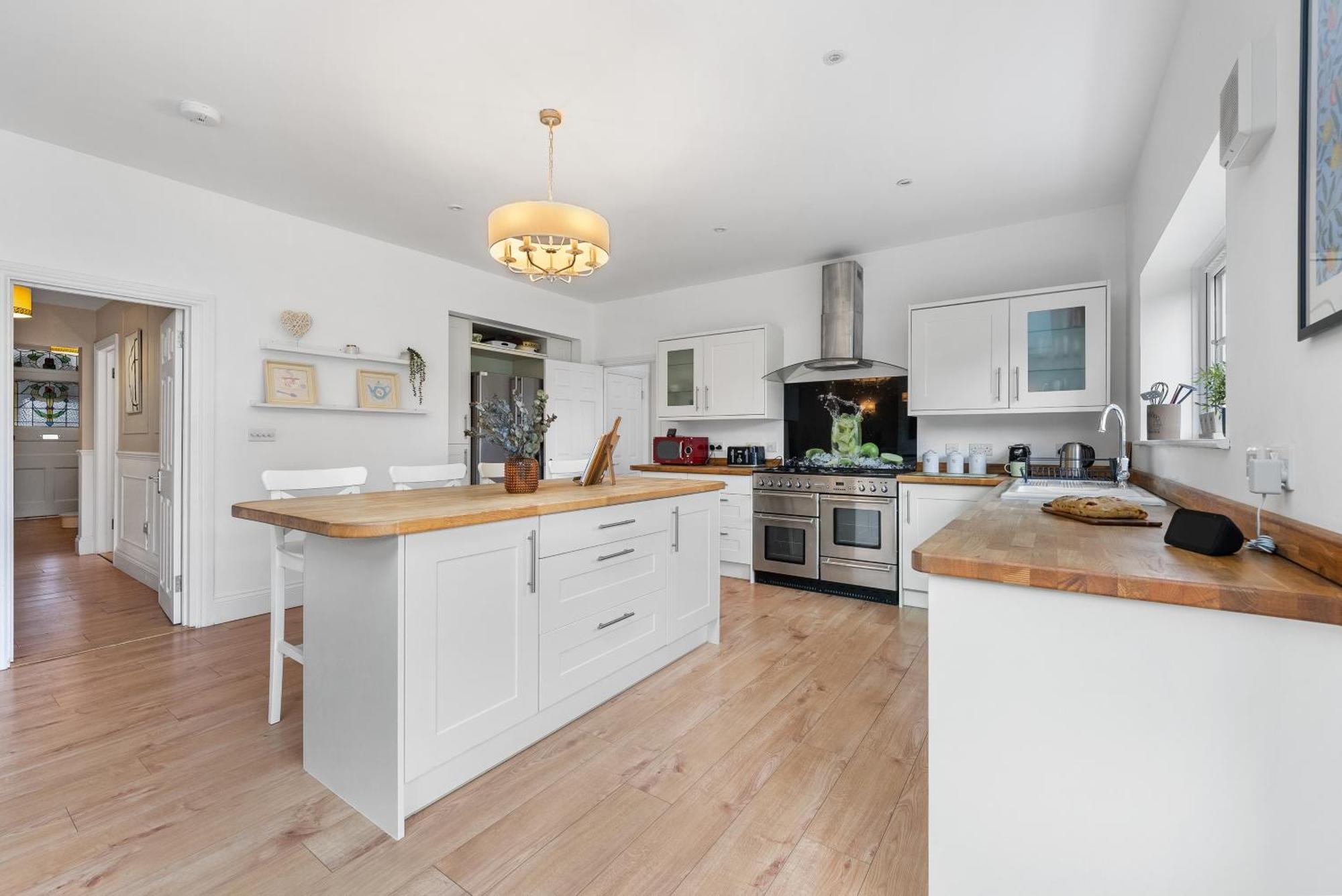 Long Term And Summer Special Offer! 5-Bedroom Spacious, Stunning Design, Sociable Areas & Cosy House Near South Downs Park, Sleeps 11 With Games Room, Private Parking And Garden- By Blue Puffin Stays Waterlooville Luaran gambar