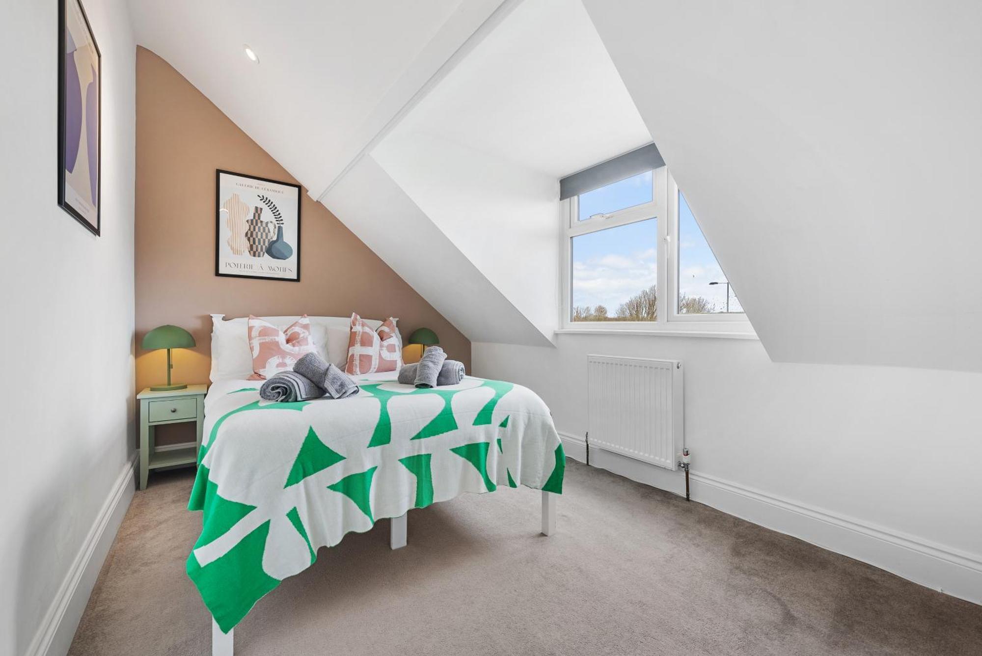 Long Term And Summer Special Offer! 5-Bedroom Spacious, Stunning Design, Sociable Areas & Cosy House Near South Downs Park, Sleeps 11 With Games Room, Private Parking And Garden- By Blue Puffin Stays Waterlooville Luaran gambar