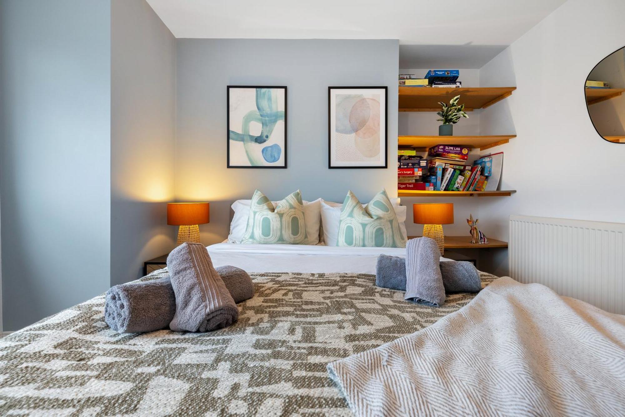 Long Term And Summer Special Offer! 5-Bedroom Spacious, Stunning Design, Sociable Areas & Cosy House Near South Downs Park, Sleeps 11 With Games Room, Private Parking And Garden- By Blue Puffin Stays Waterlooville Luaran gambar